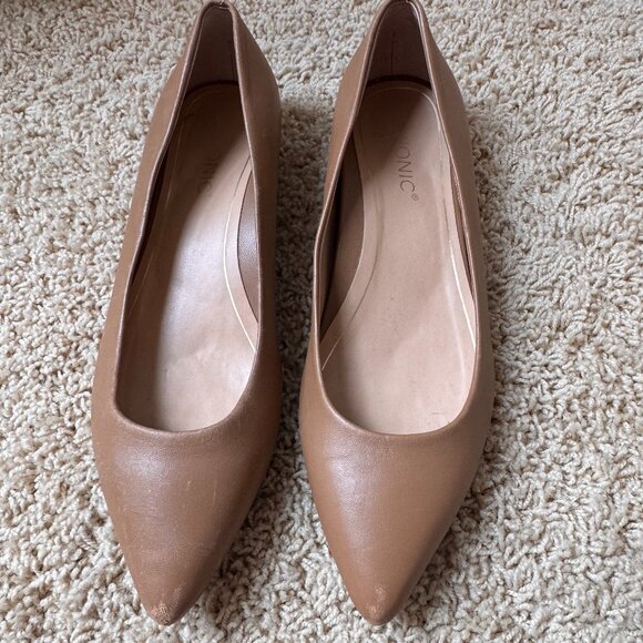 Vionic Tan Flats - Picture 1 of 6